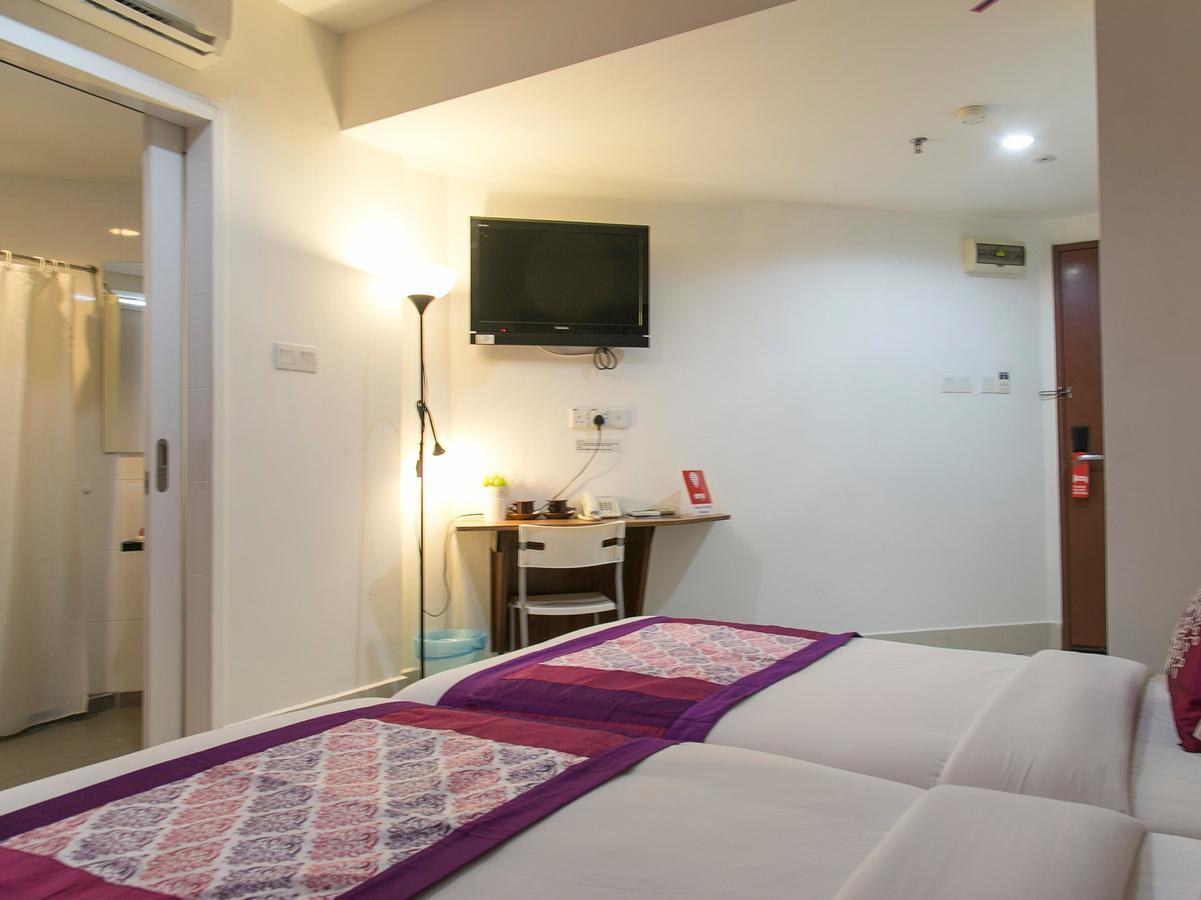 Oyo 180 V Hotel Куала Лумпур Екстериор снимка