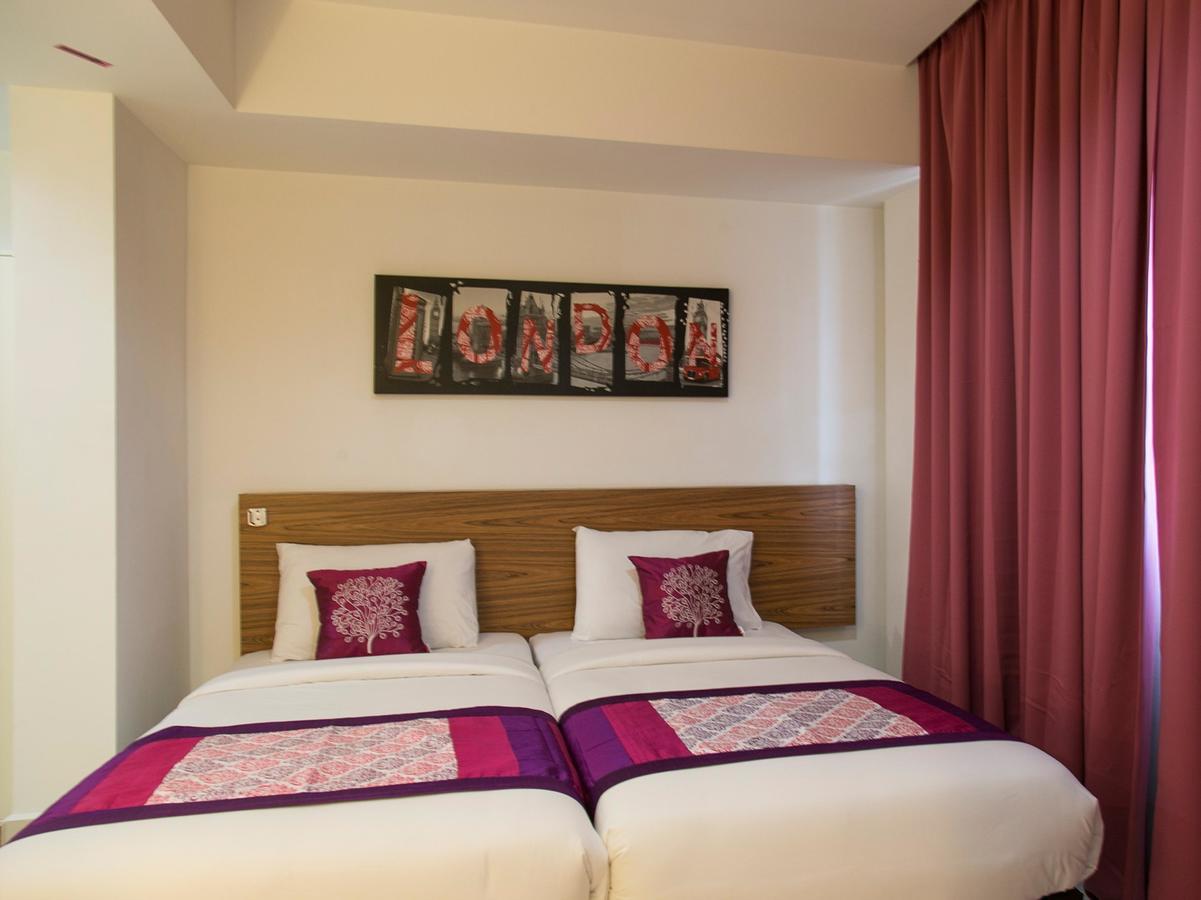 Oyo 180 V Hotel Куала Лумпур Екстериор снимка