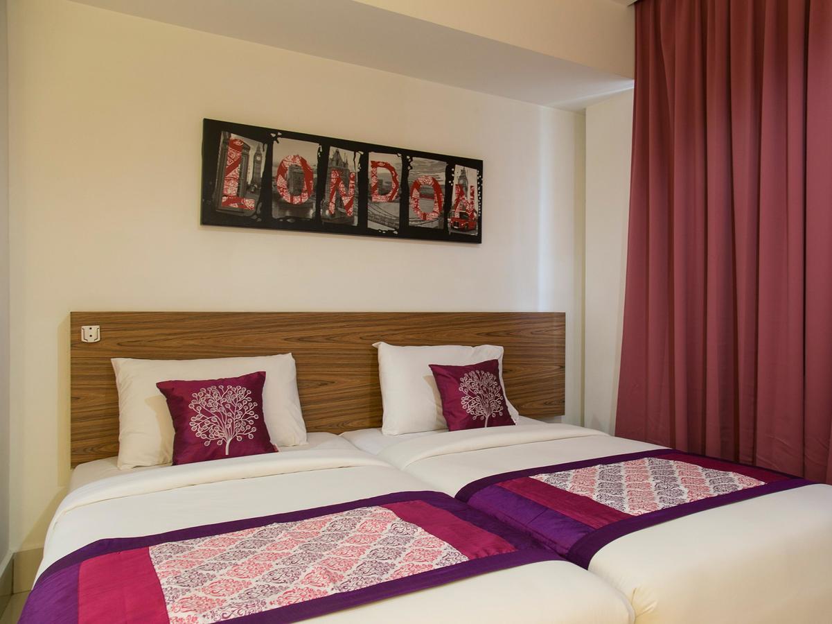 Oyo 180 V Hotel Куала Лумпур Екстериор снимка