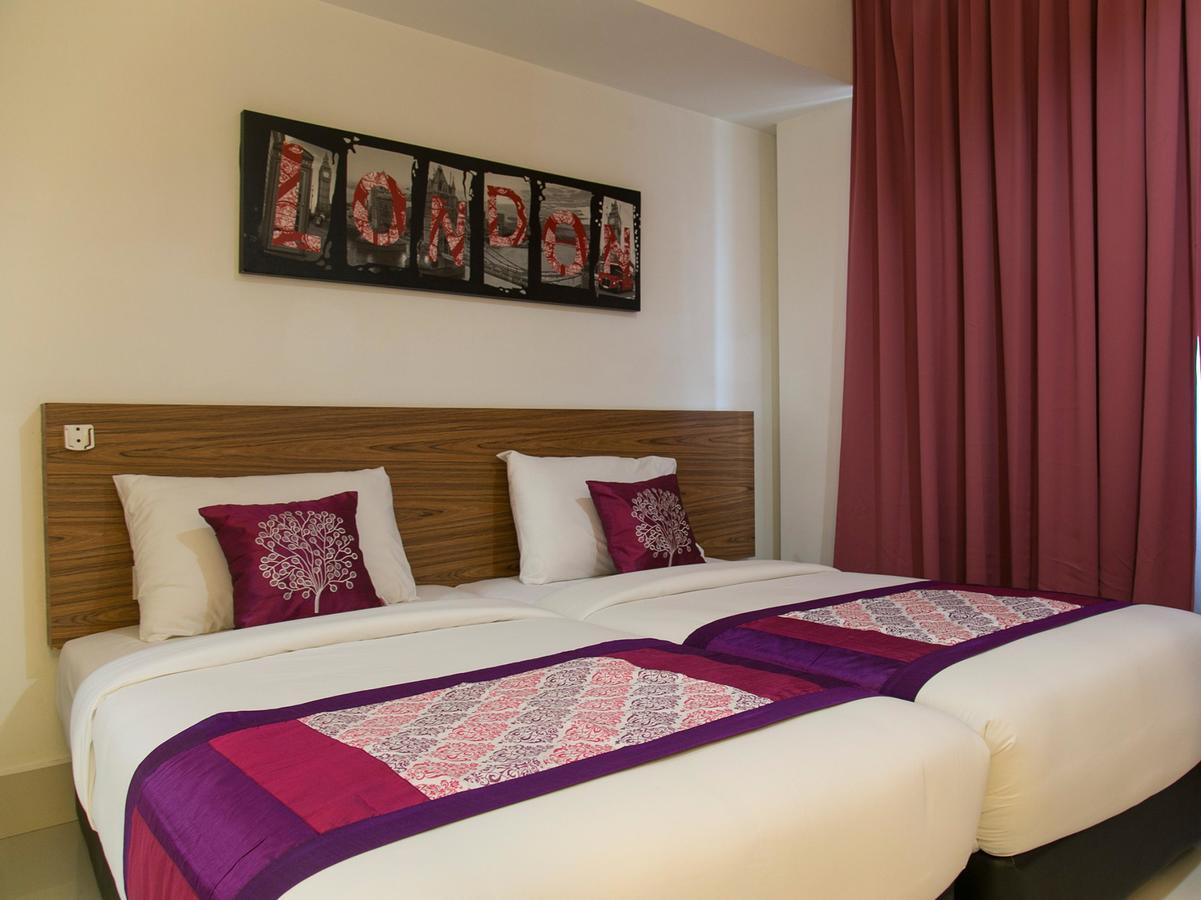 Oyo 180 V Hotel Куала Лумпур Екстериор снимка